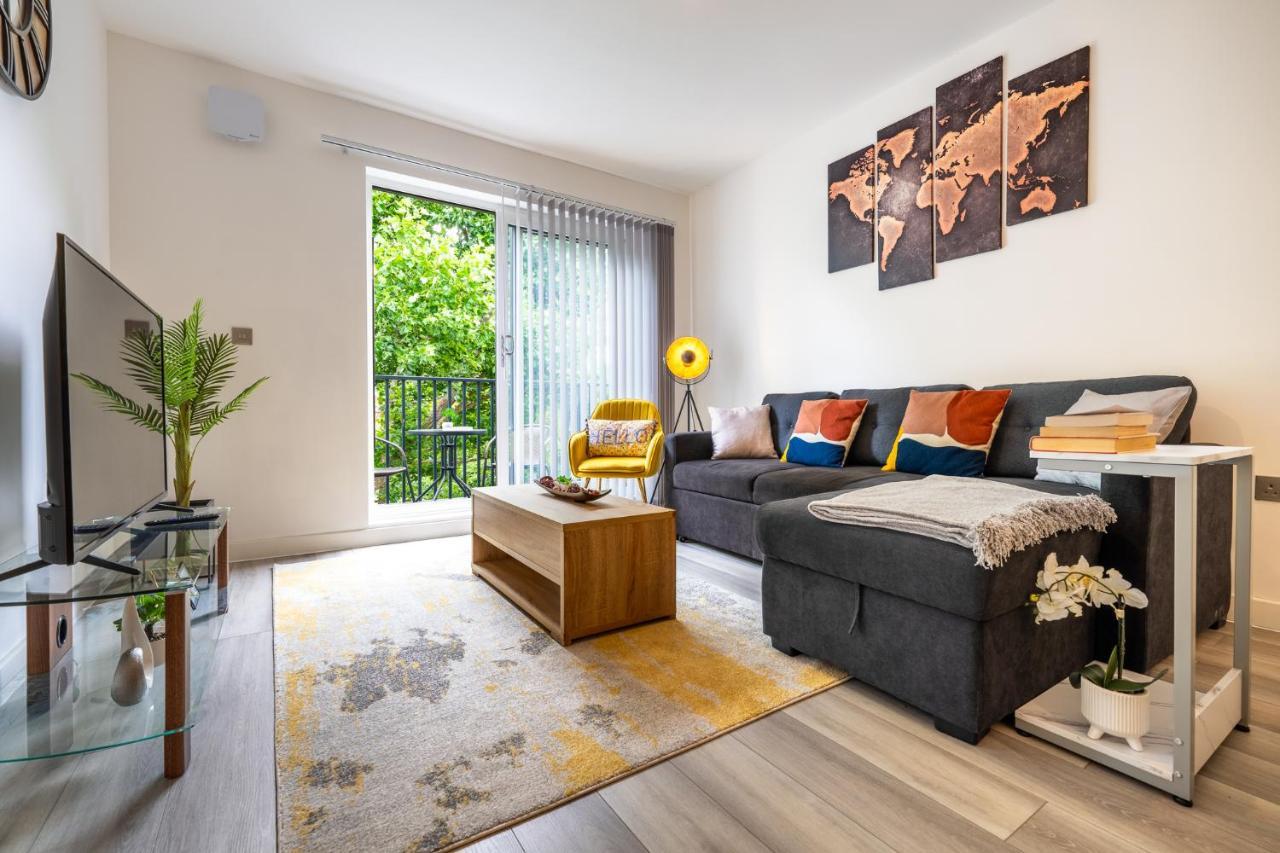 Апартаменты Ashview 6 - Heathrow - Windsor - Free Parking Стейнс Экстерьер фото