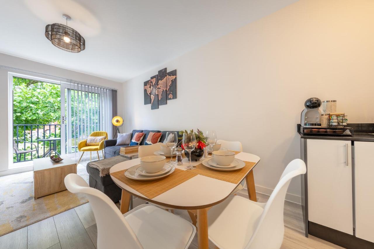 Апартаменты Ashview 6 - Heathrow - Windsor - Free Parking Стейнс Экстерьер фото